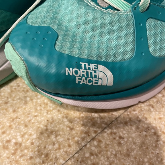 The NorthFace running shoes, excellent condition, too small for my feet, W 7 1/3 - Picture 4 of 7
